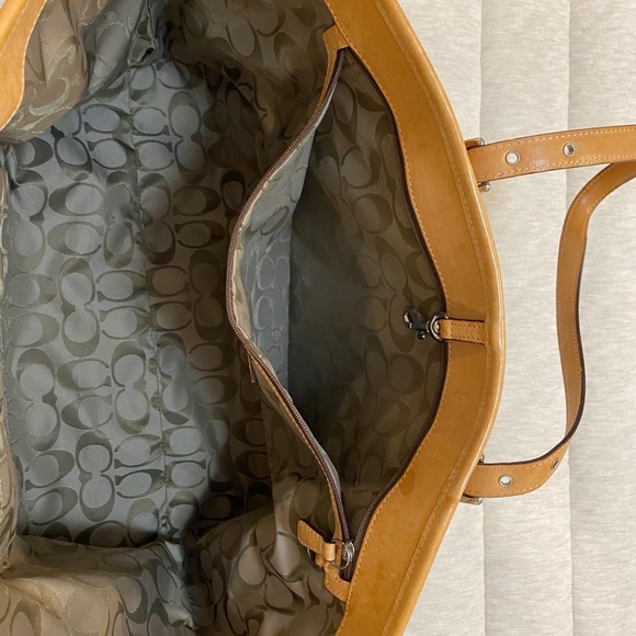 Vintage Coach bag 👜 - Picture 9 of 13